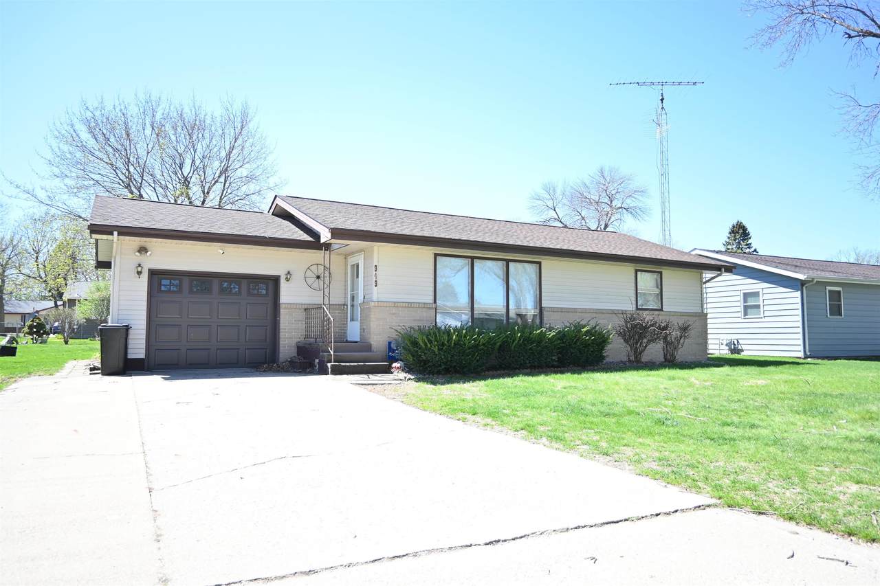 949 7th Street - Photo 1