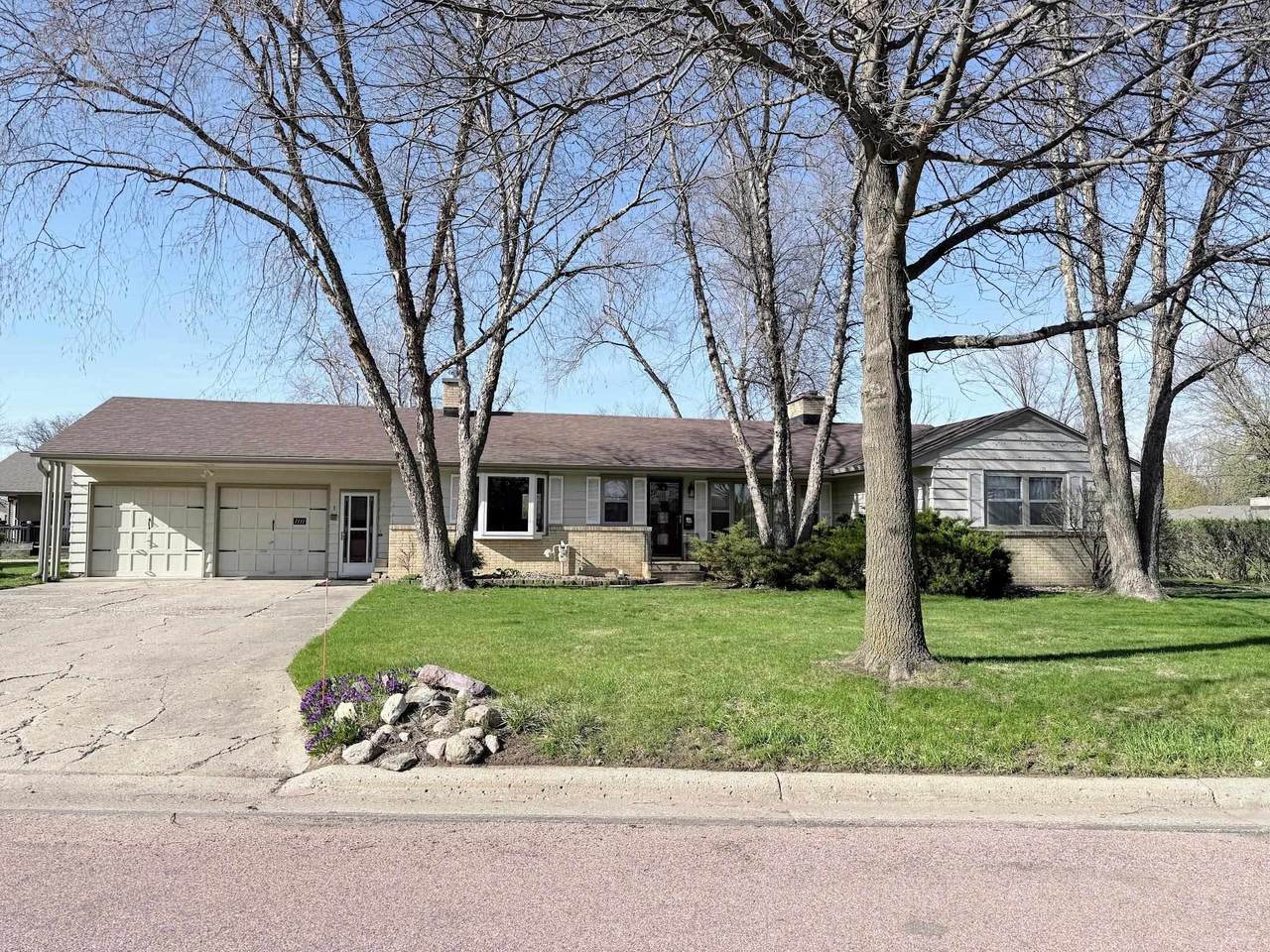1111 Breezy Meadow Lane - Photo 1