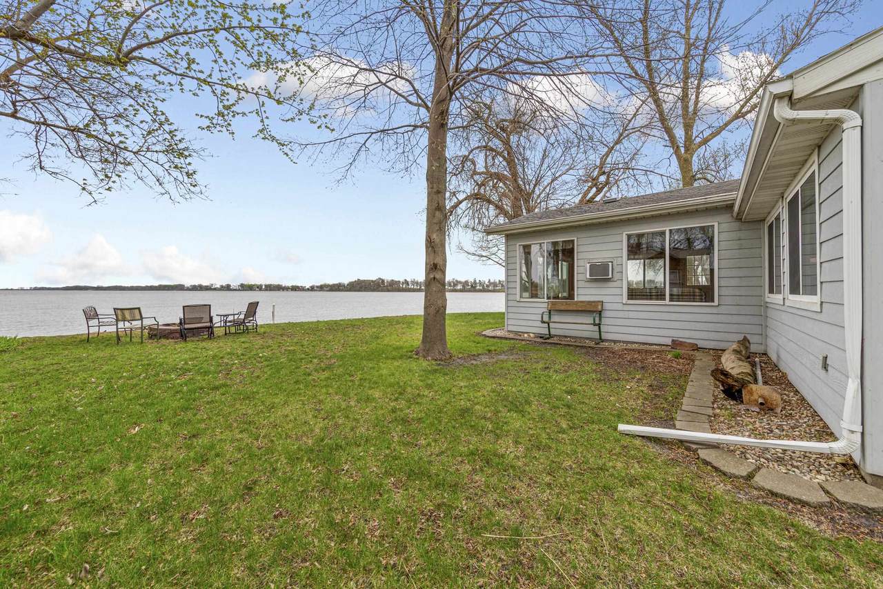 4923 107th Street - Photo 1