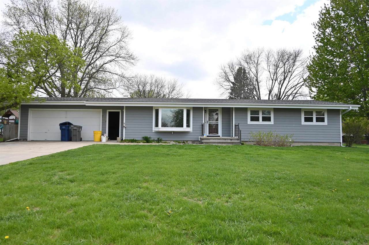 704 18th Street - Photo 1