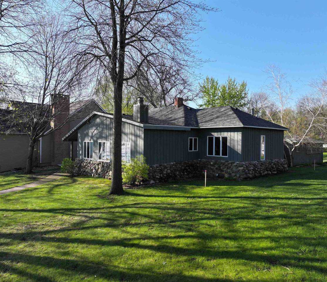 24040 Stevens Cove Dr - Photo 1