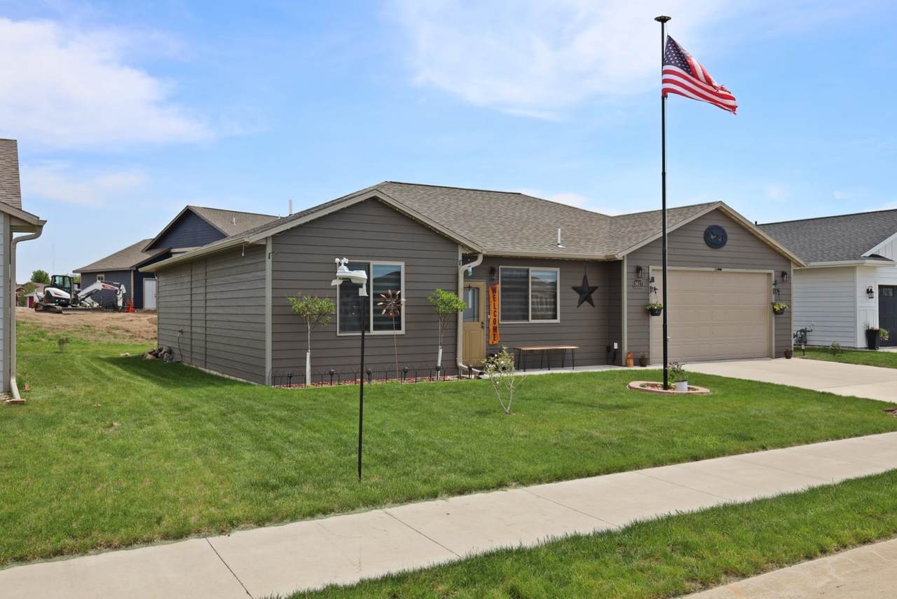 3617 Lincoln Avenue - Photo 1