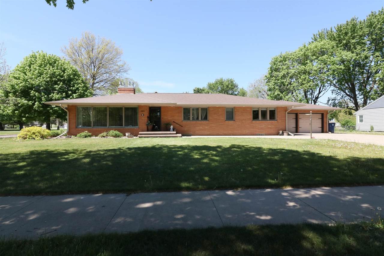 1205 1st Avenue - Photo 1