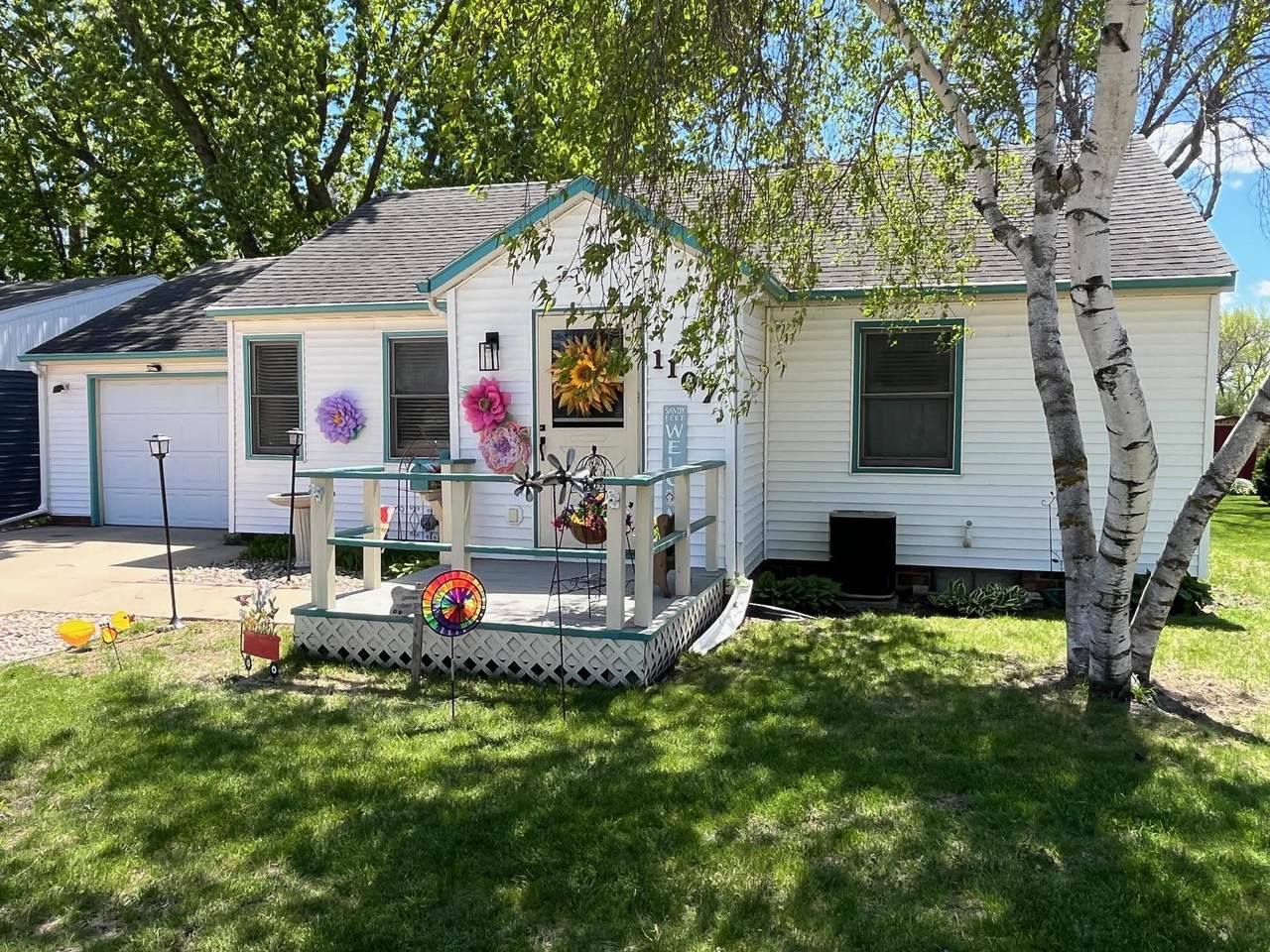 1107 6th Street - Photo 1