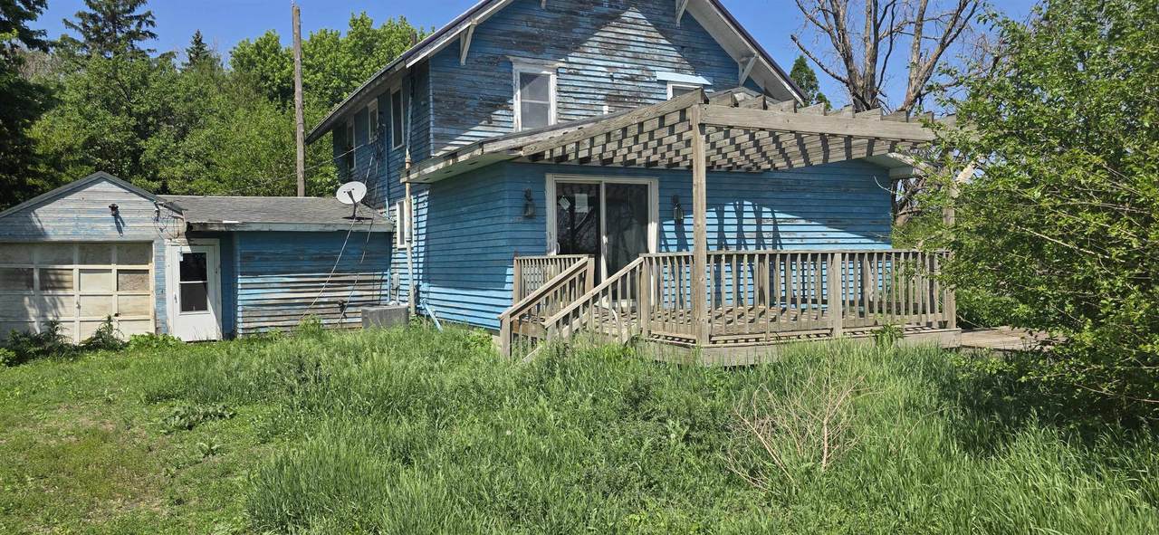 4865 320th Avenue - Photo 1