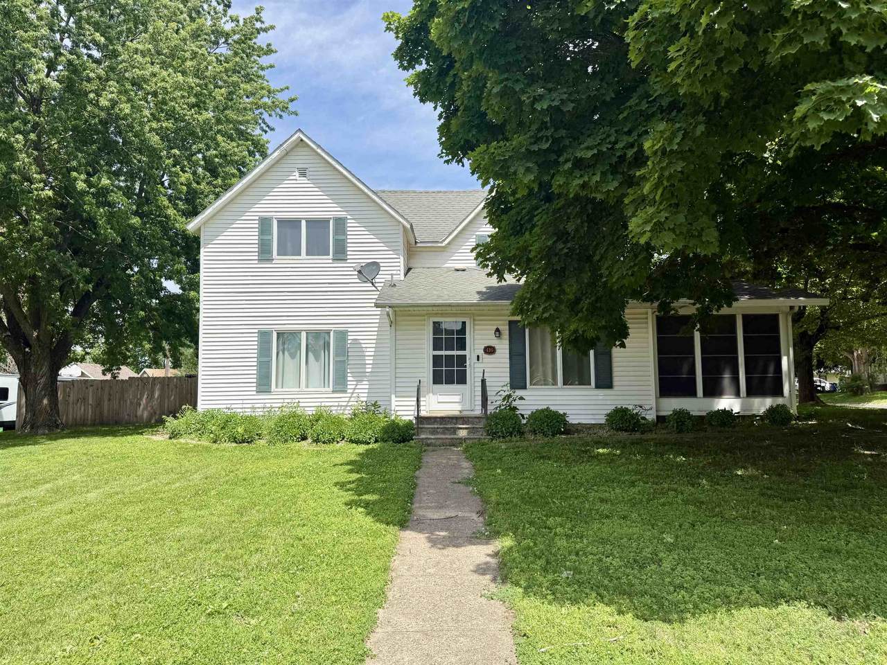 416 Main - Photo 1