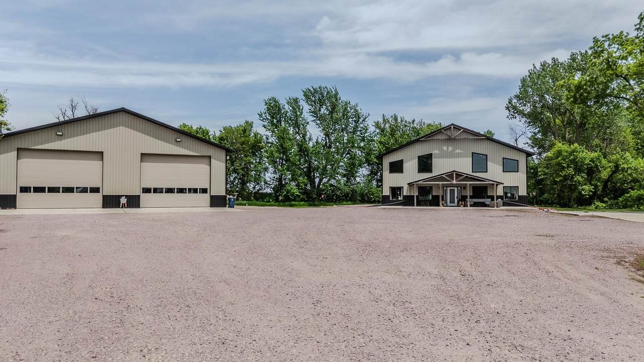 615 2nd Street - Photo 1