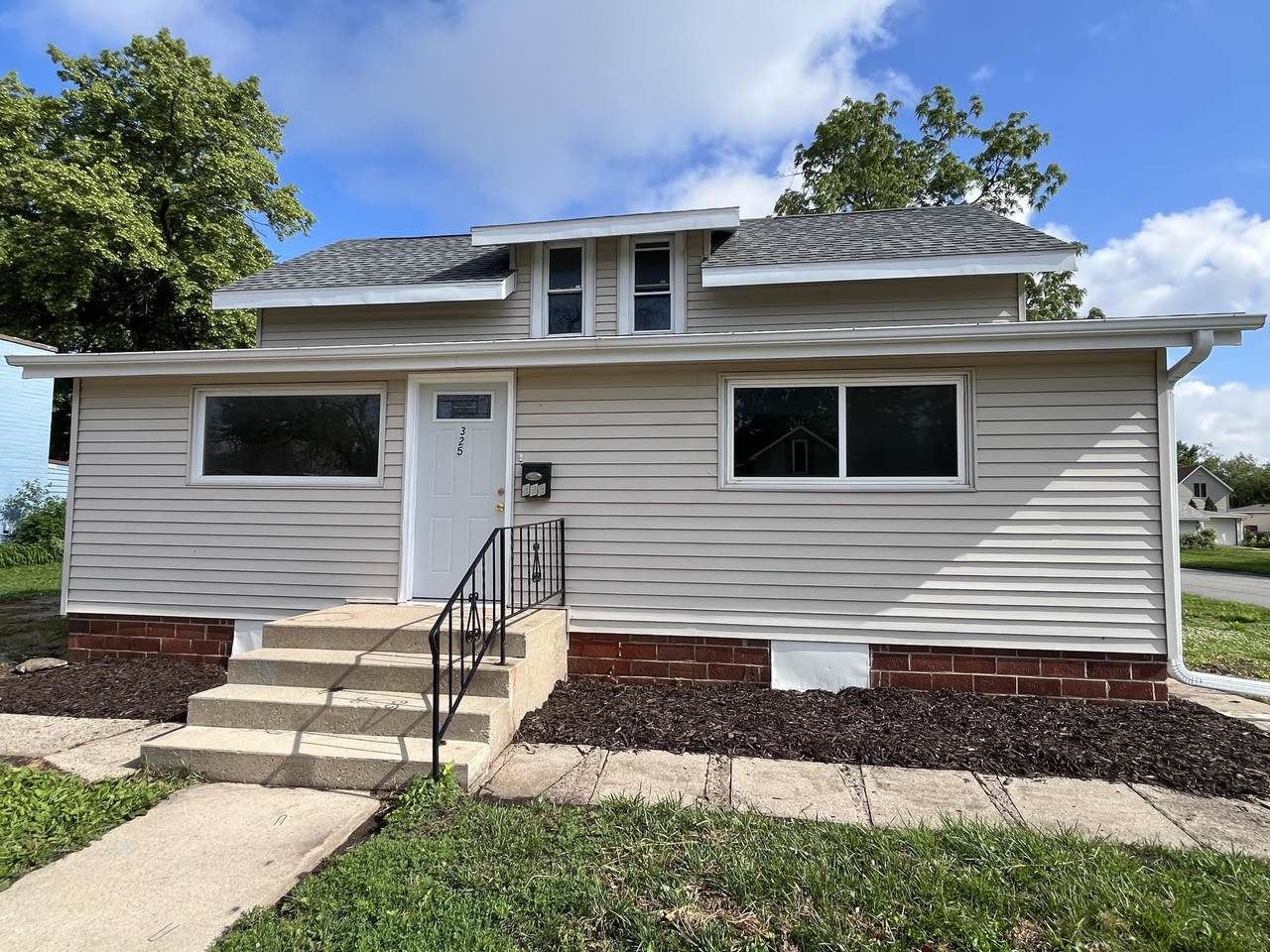 325 13th Street - Photo 1