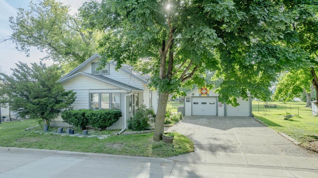 540 7Th Avenue - Photo 1