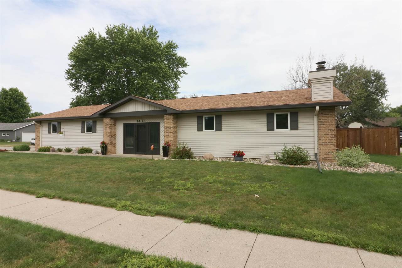 1411 11th Street - Photo 1