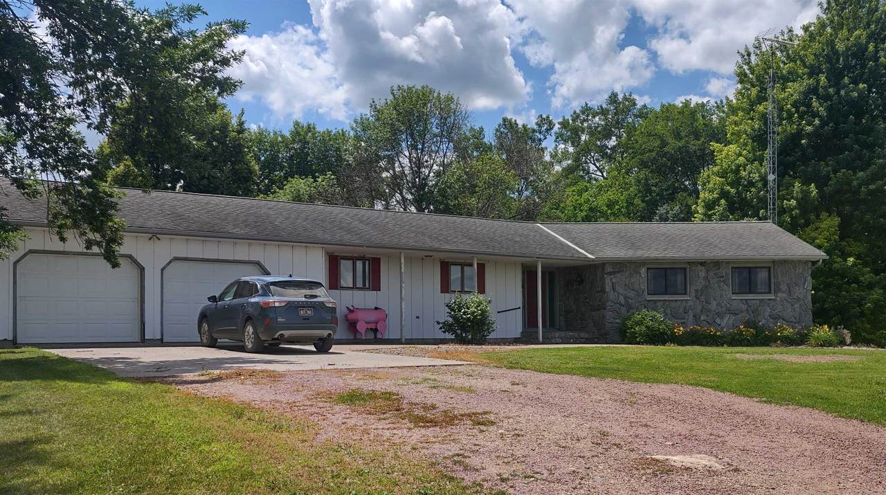 737 40th Street - Photo 1