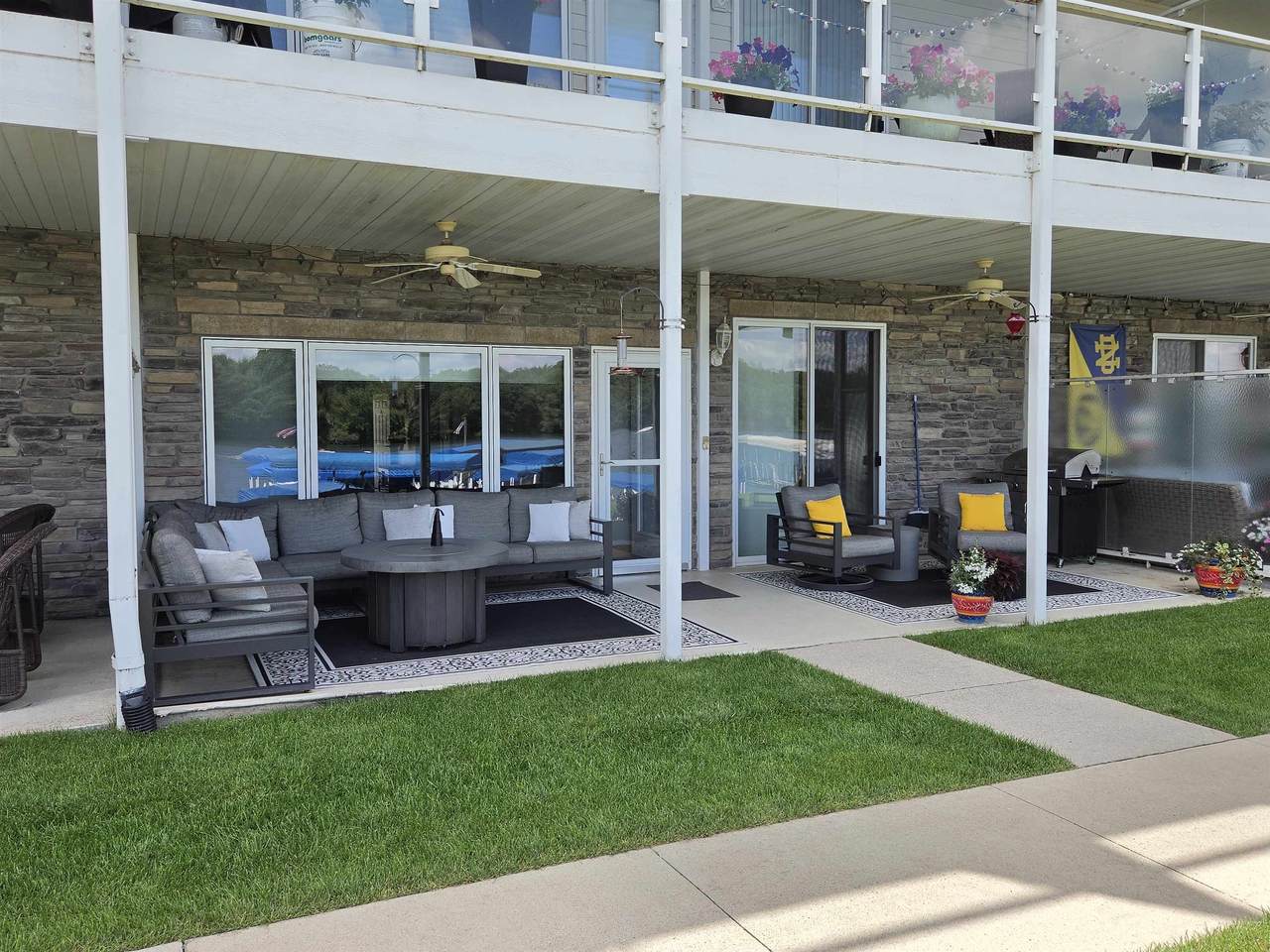 14 Iowa Street - Photo 1