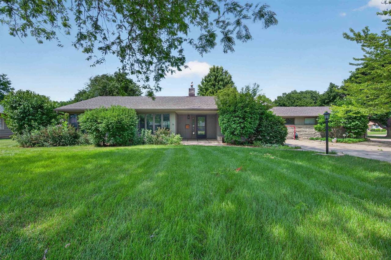 1107 4th Street - Photo 1