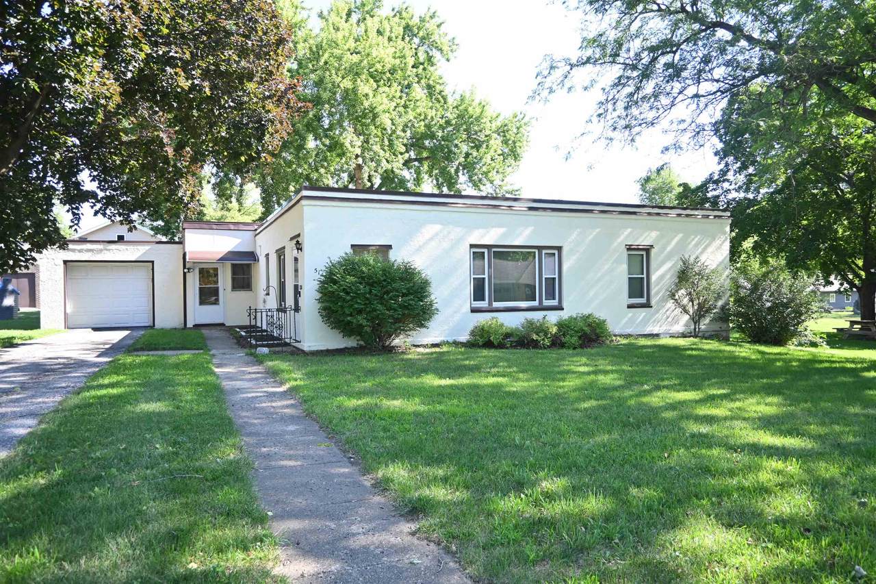 514 1st Street - Photo 1