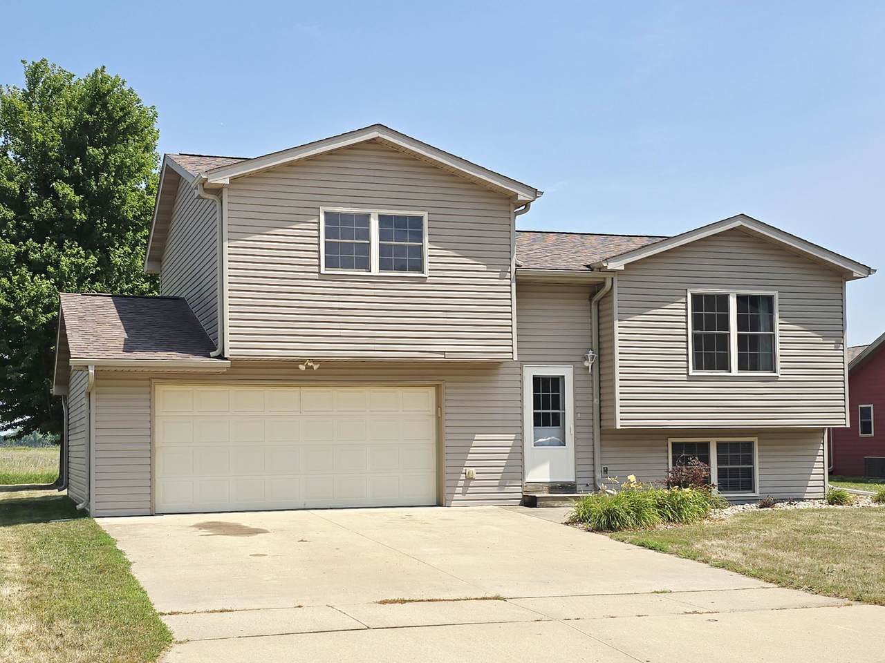 610 Country Club Lane - Photo 1