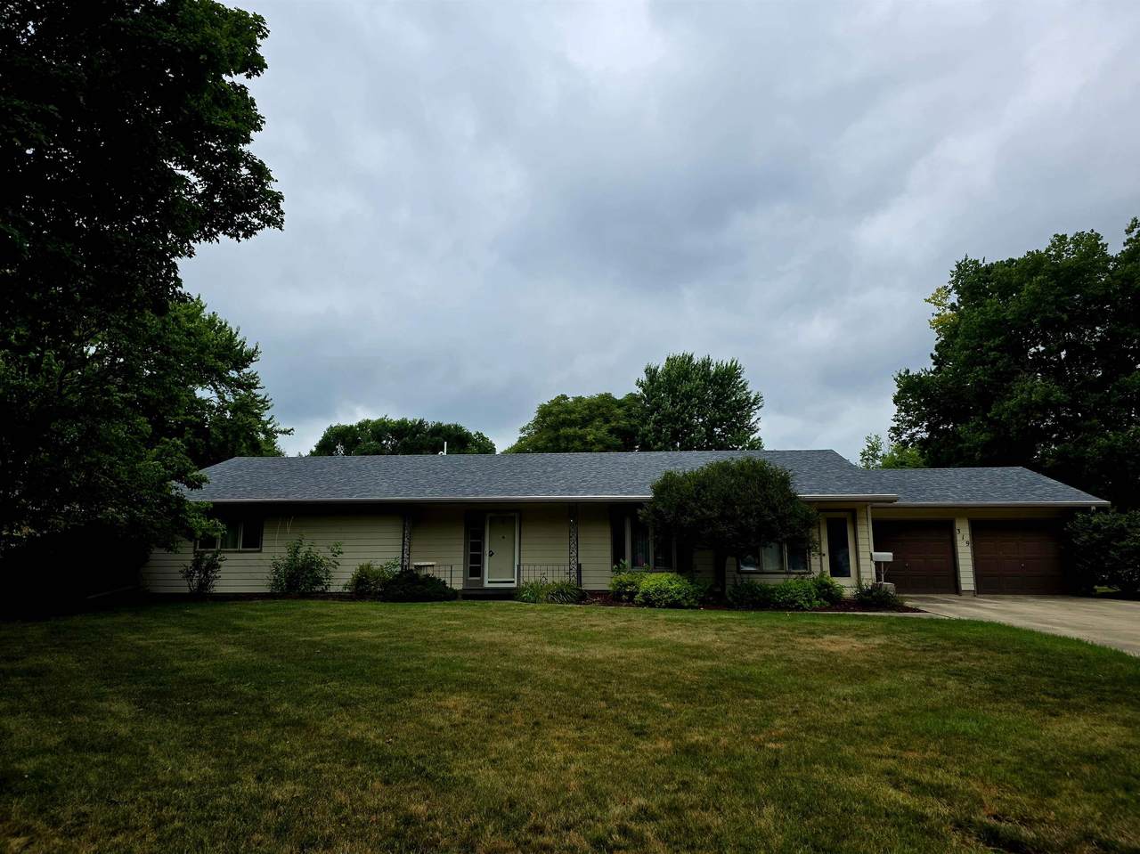 319 14th Avenue - Photo 1