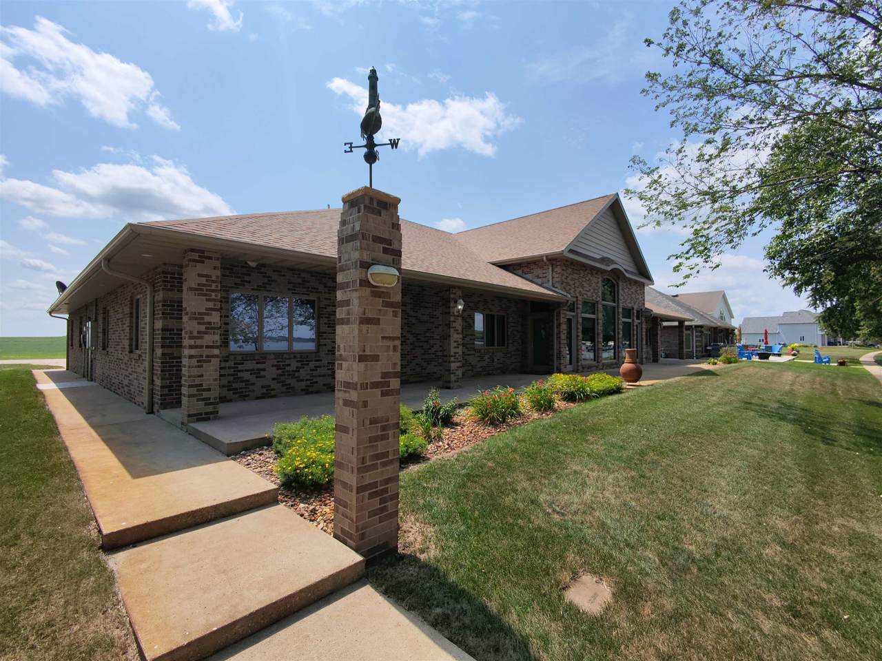910 Shore Drive - Photo 1