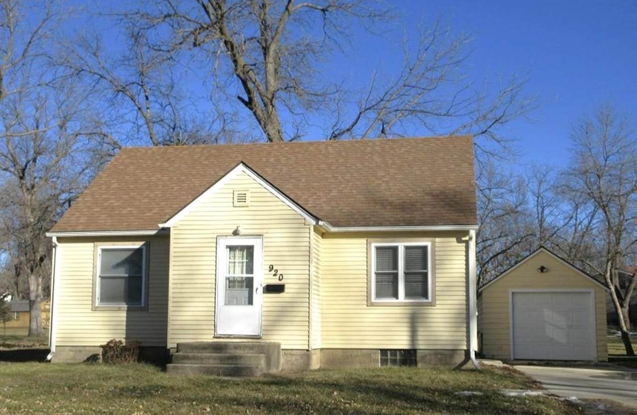920 5th Street - Photo 1