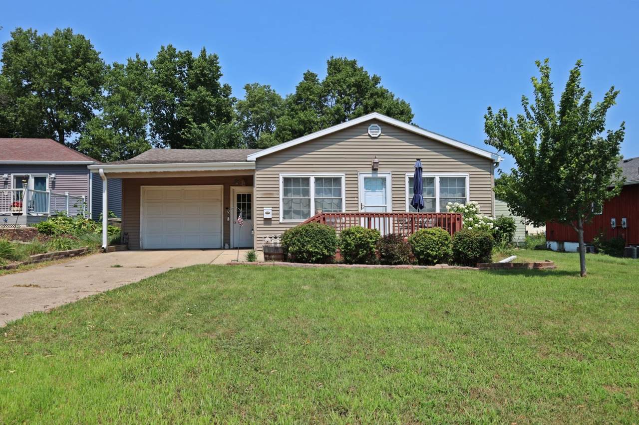 1327 2nd Avenue - Photo 1