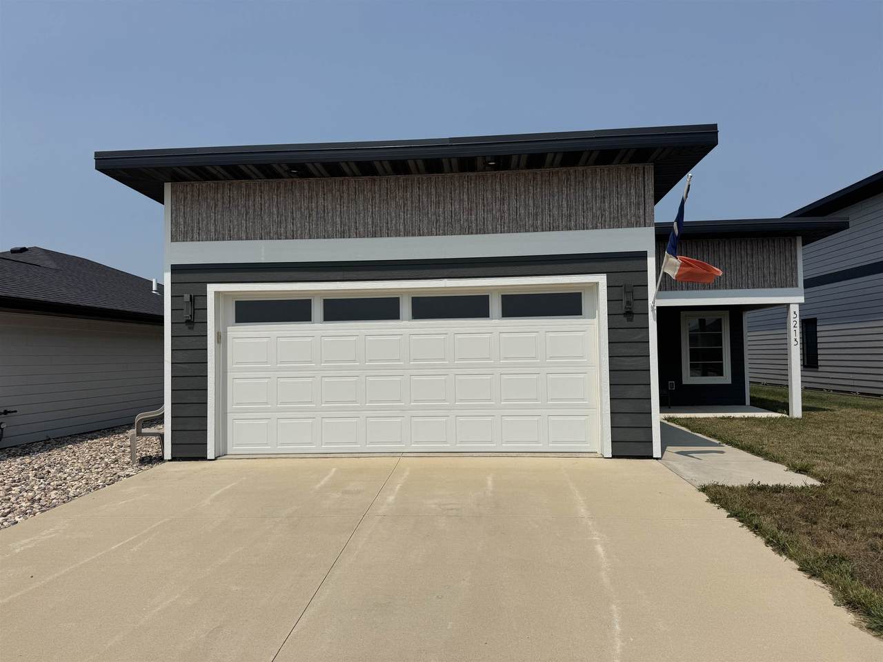 3213 W 3rd Street - Photo 1