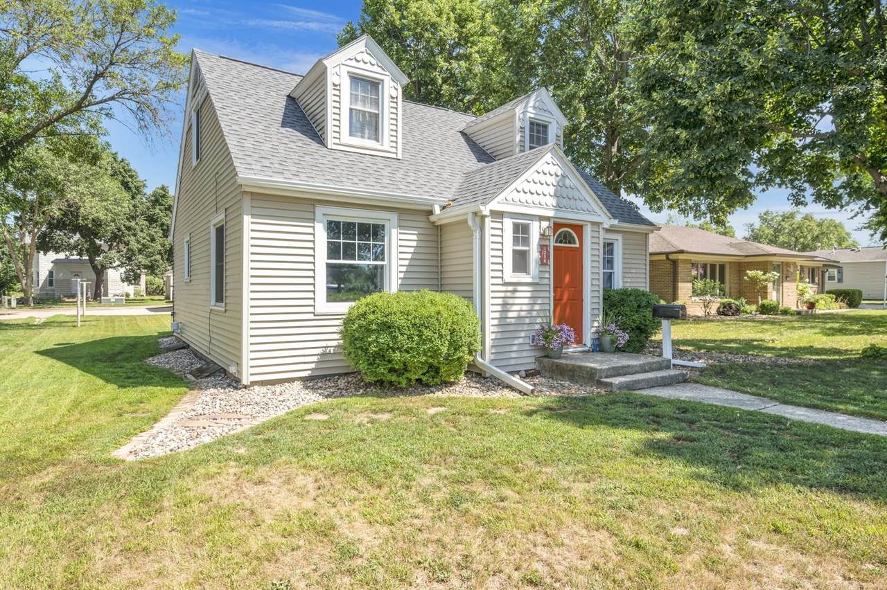 1206 N Avenue - Photo 1