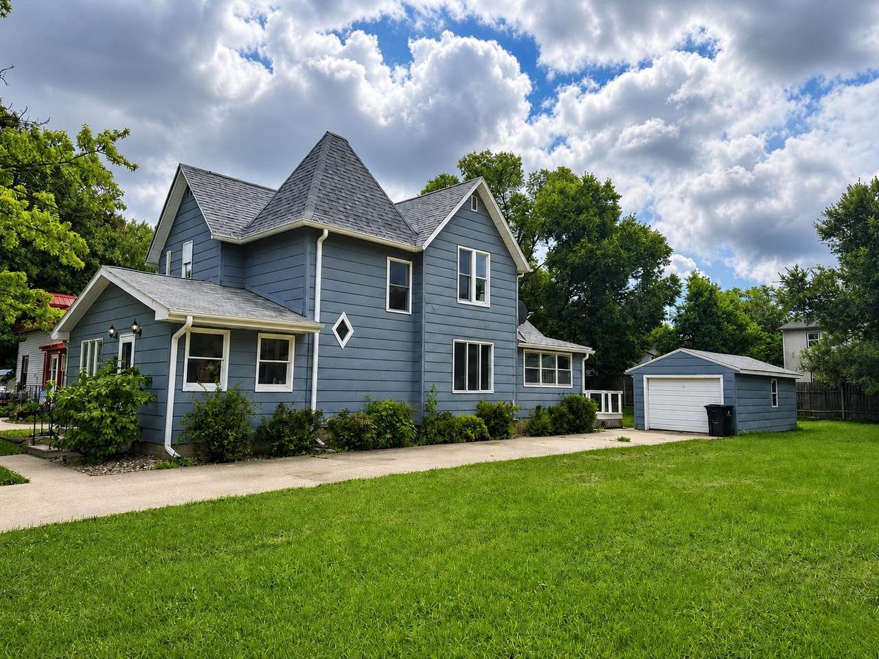 1008 2nd Avenue - Photo 1