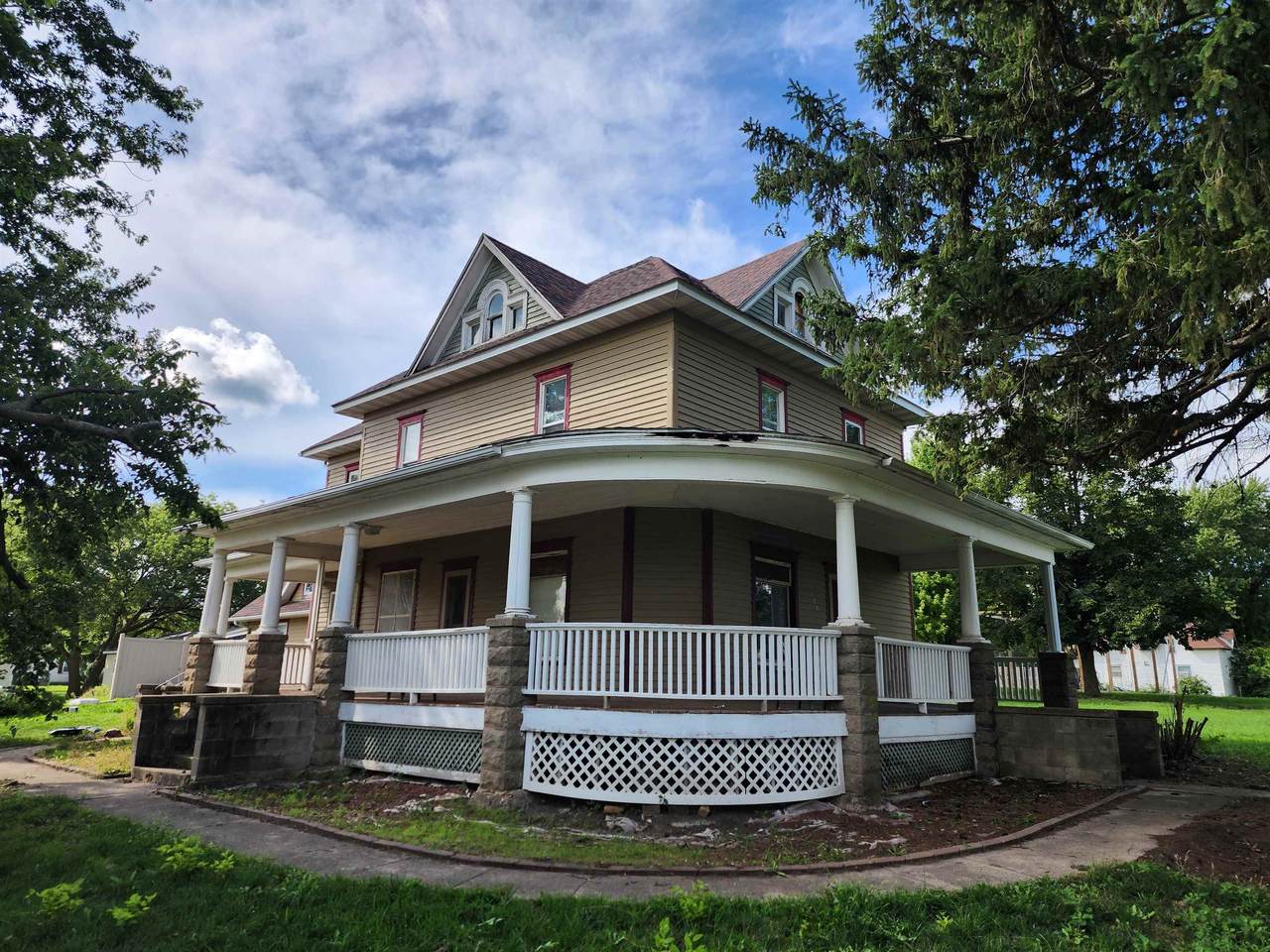 401 Fairburn Street - Photo 1
