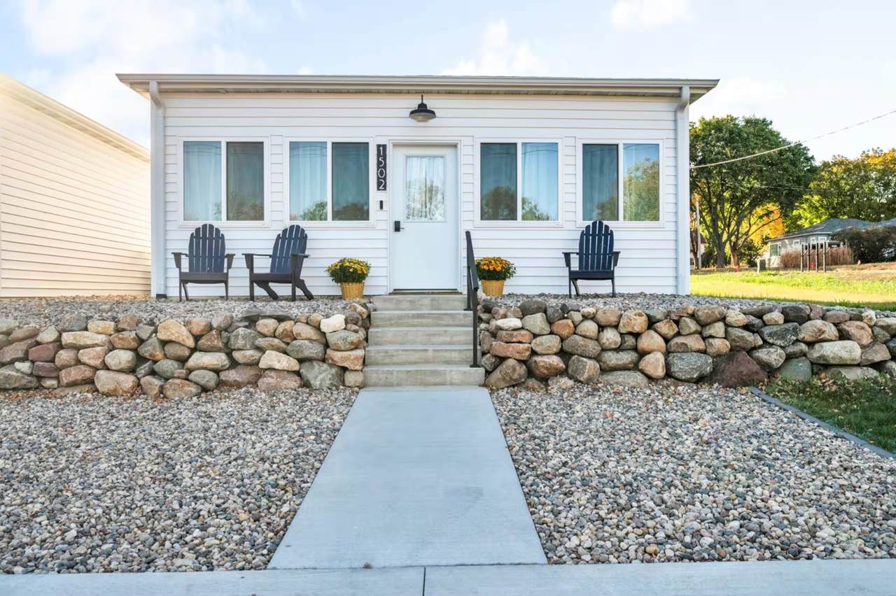 1502 Dundee Avenue - Photo 1
