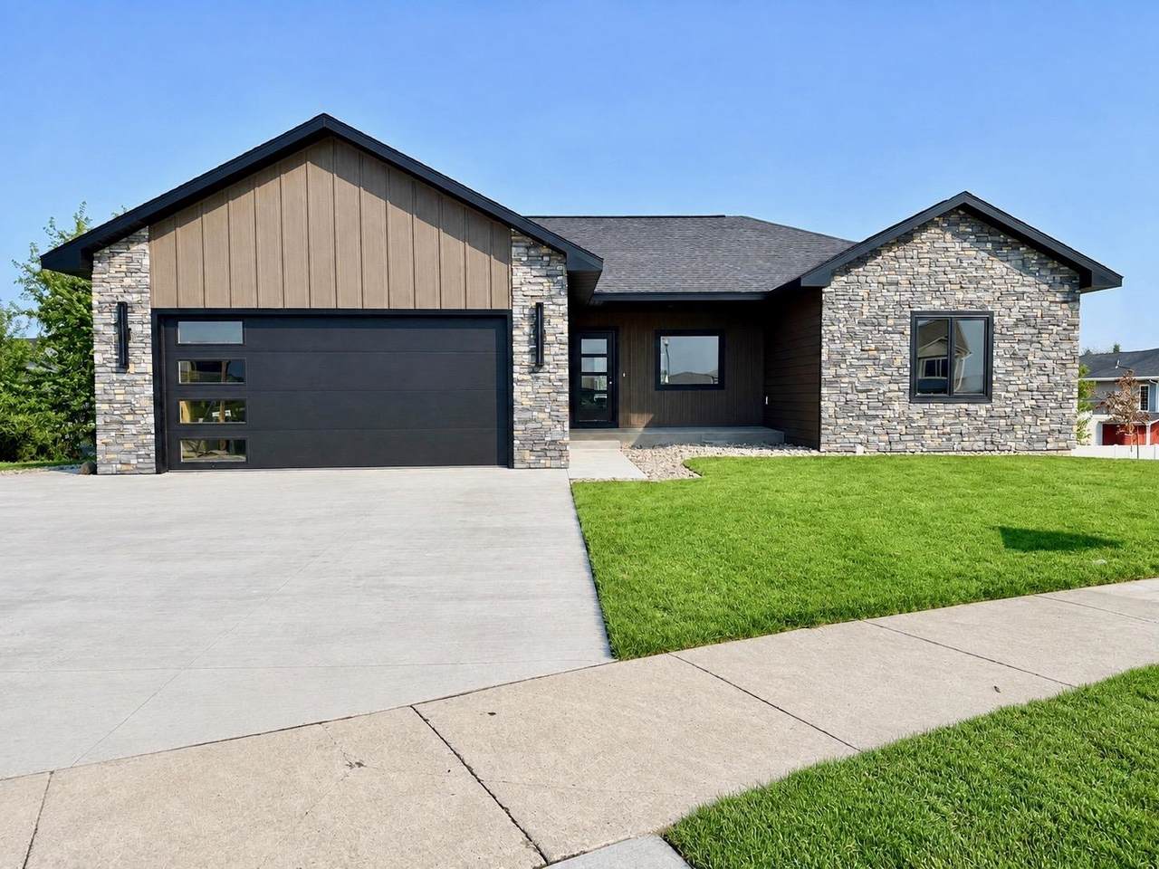 3613 Kings Court - Photo 1