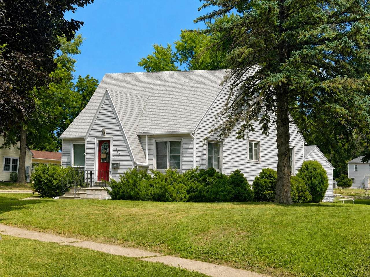 220 12 Street - Photo 1