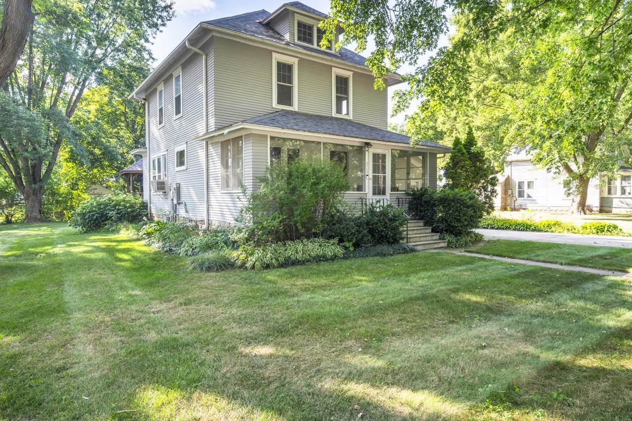 303 Lincoln Avenue - Photo 1