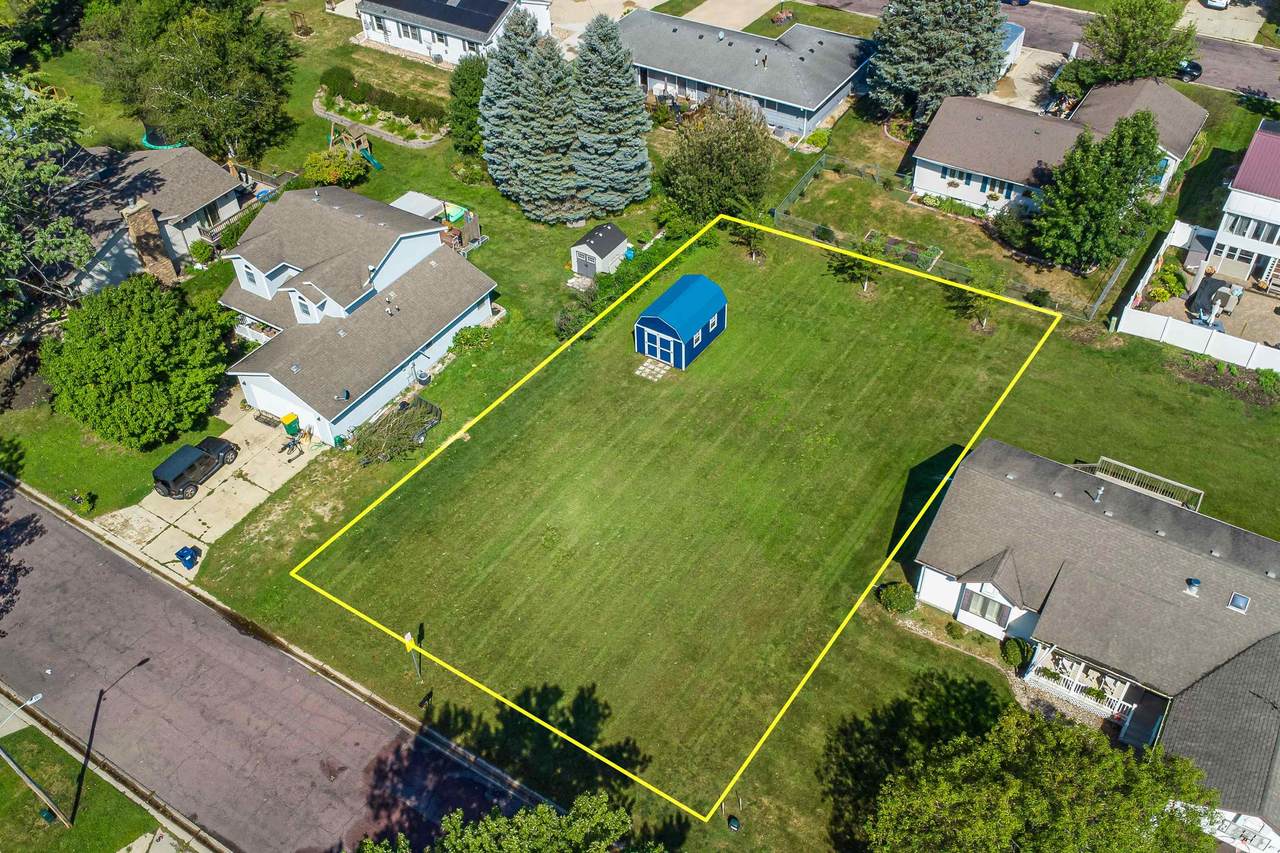 840 27th Street - Photo 1