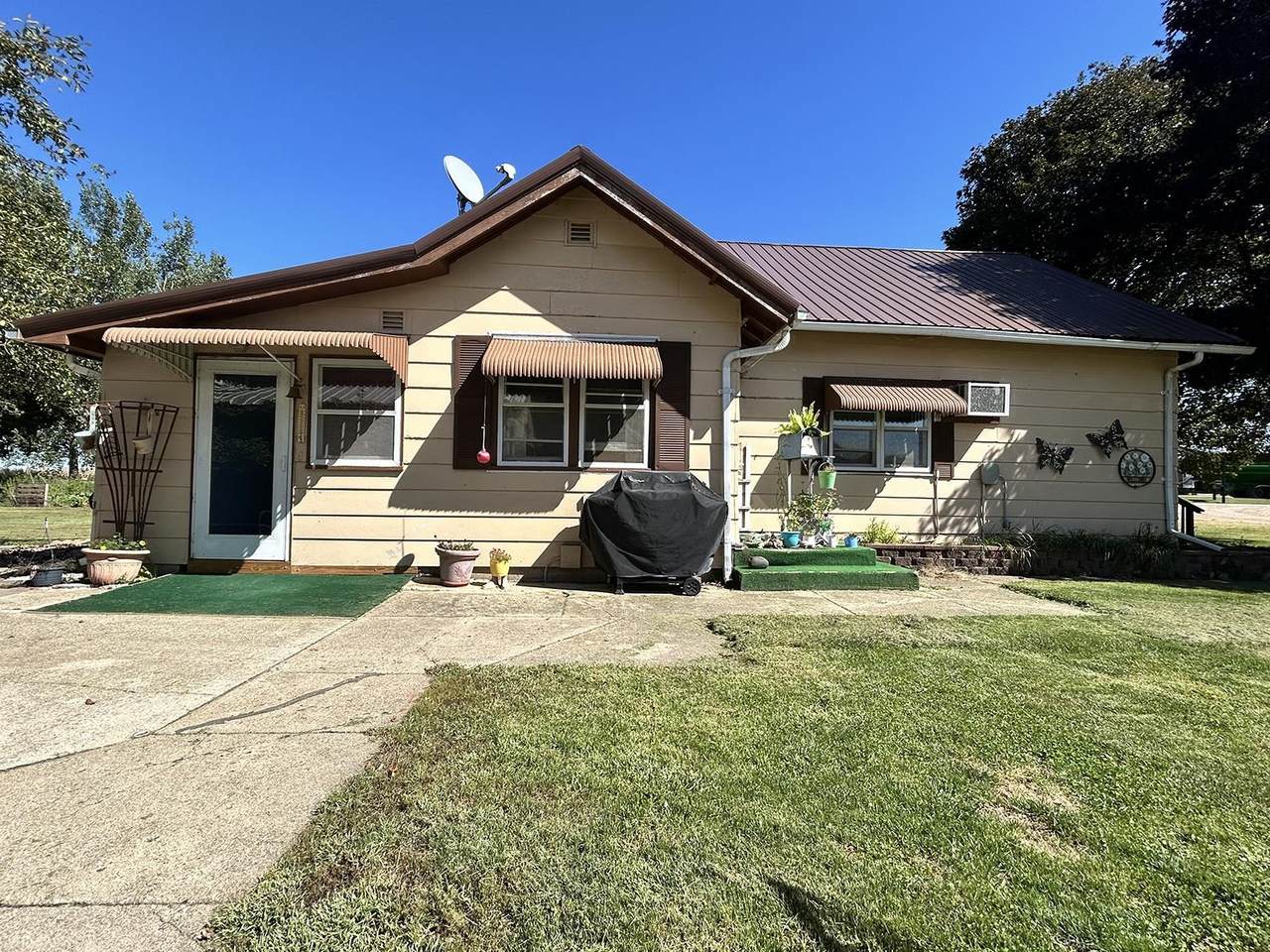 4034 108th Street - Photo 1