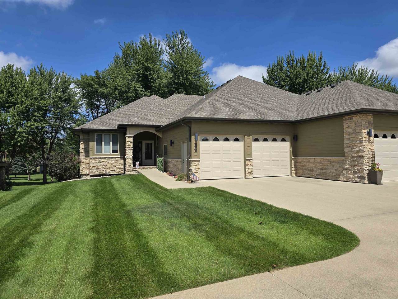 319 202ND Street - Photo 1