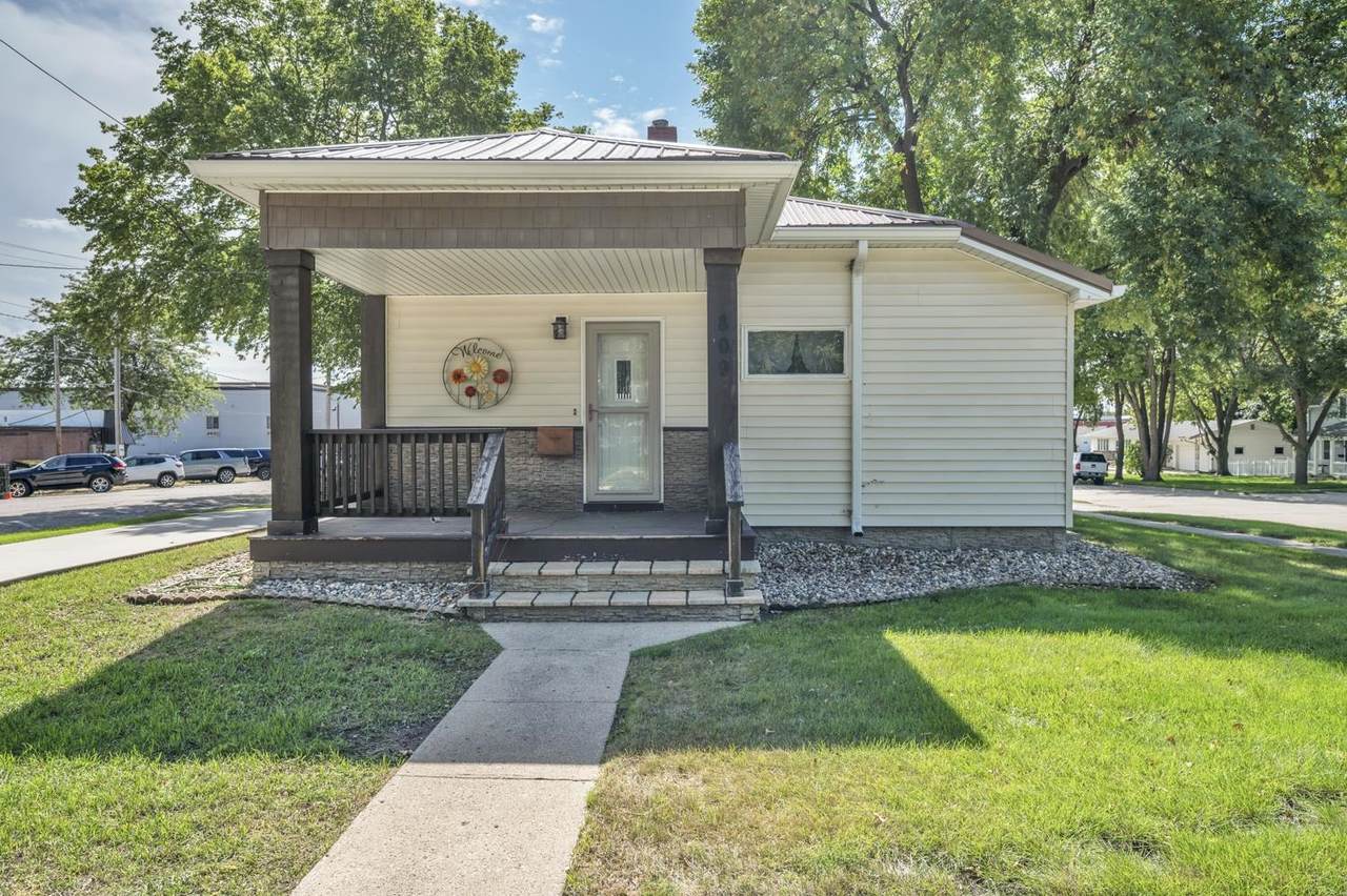 809 15th Street - Photo 1