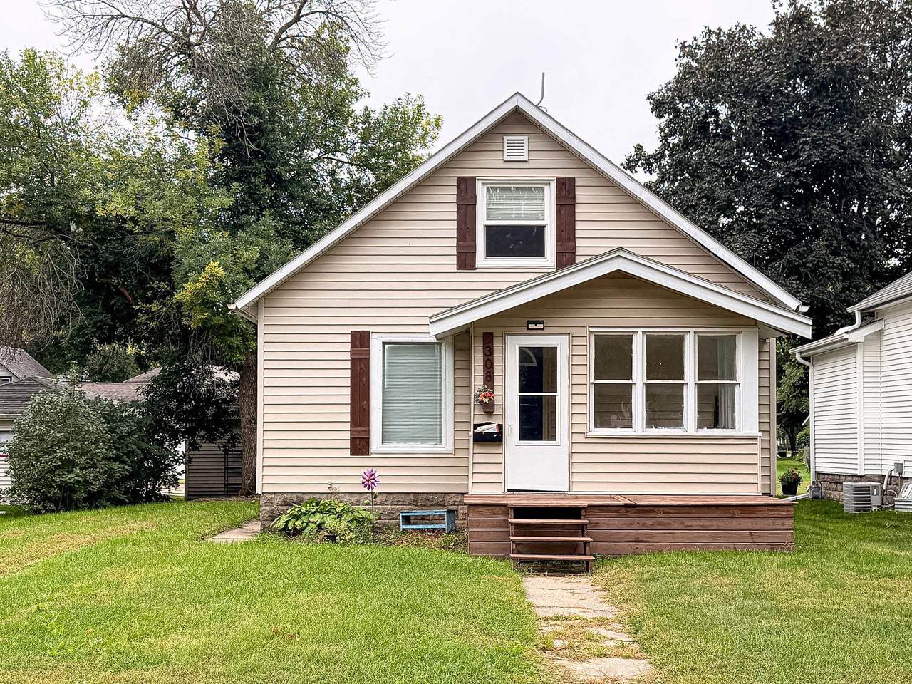 308 10Th Street - Photo 1