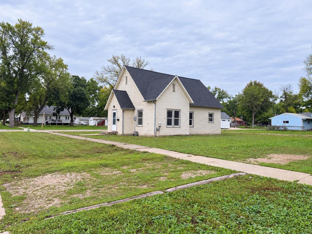 520 4th Street - Photo 1