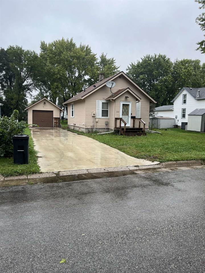 1633 3rd Avenue - Photo 1