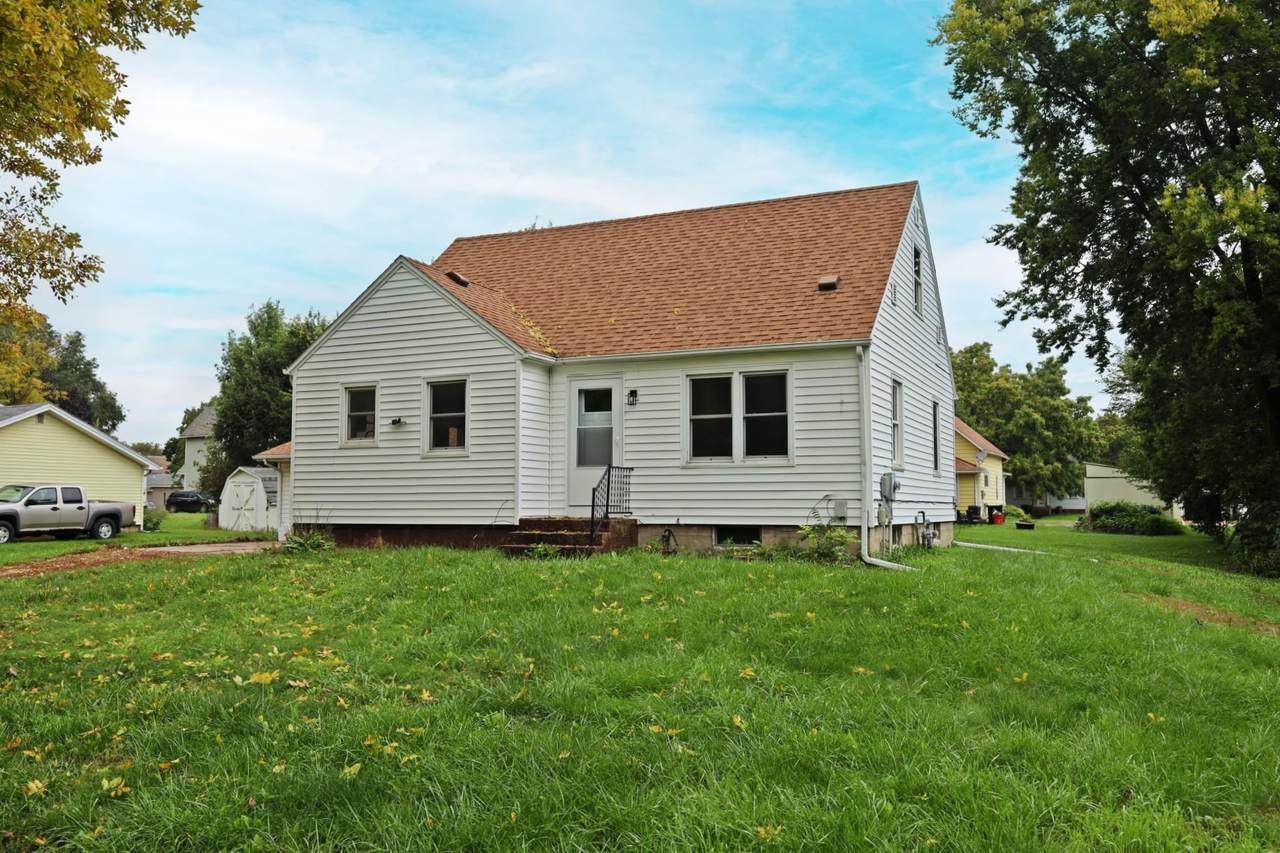 1015 4th Avenue - Photo 1