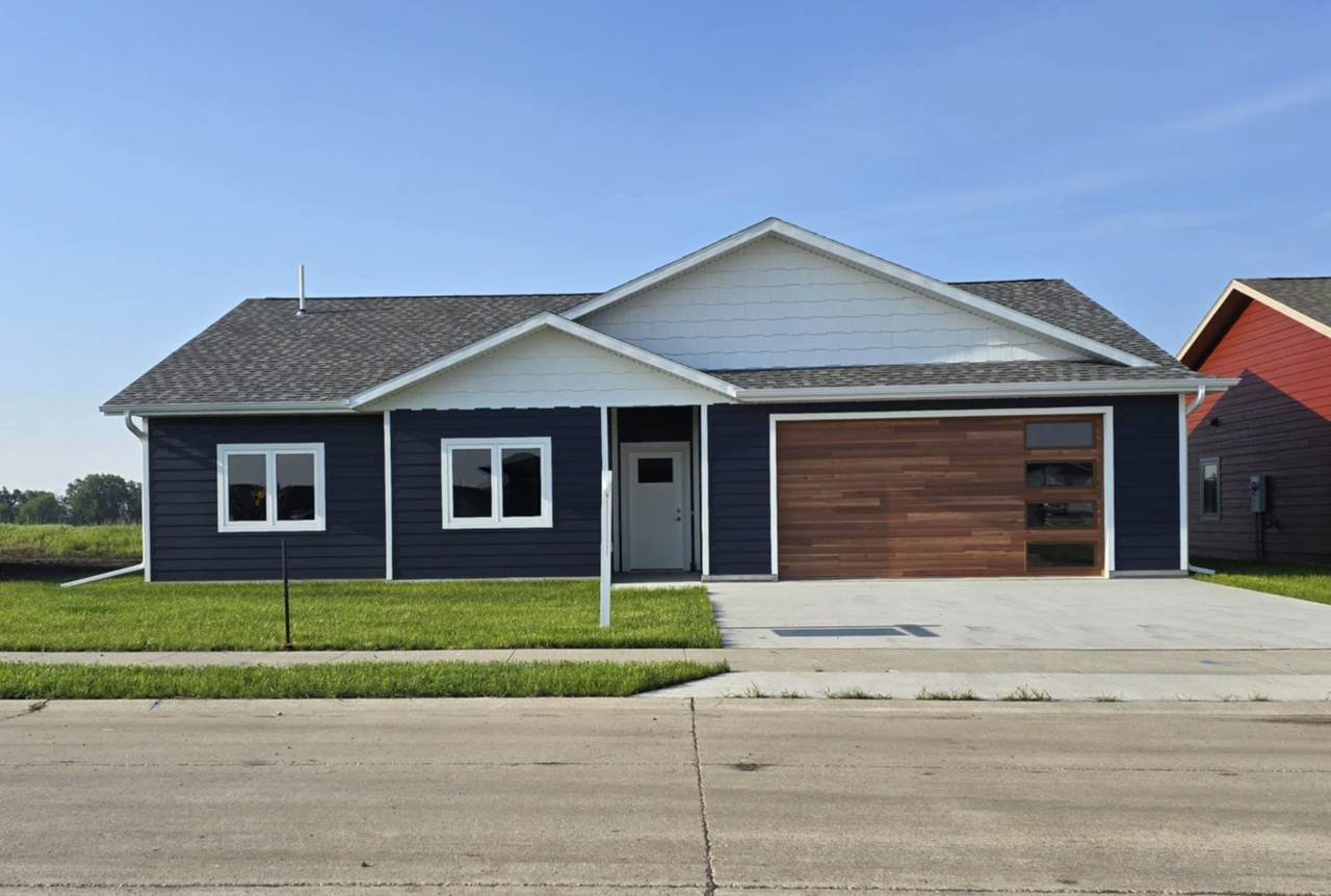 1401 38th Street - Photo 1