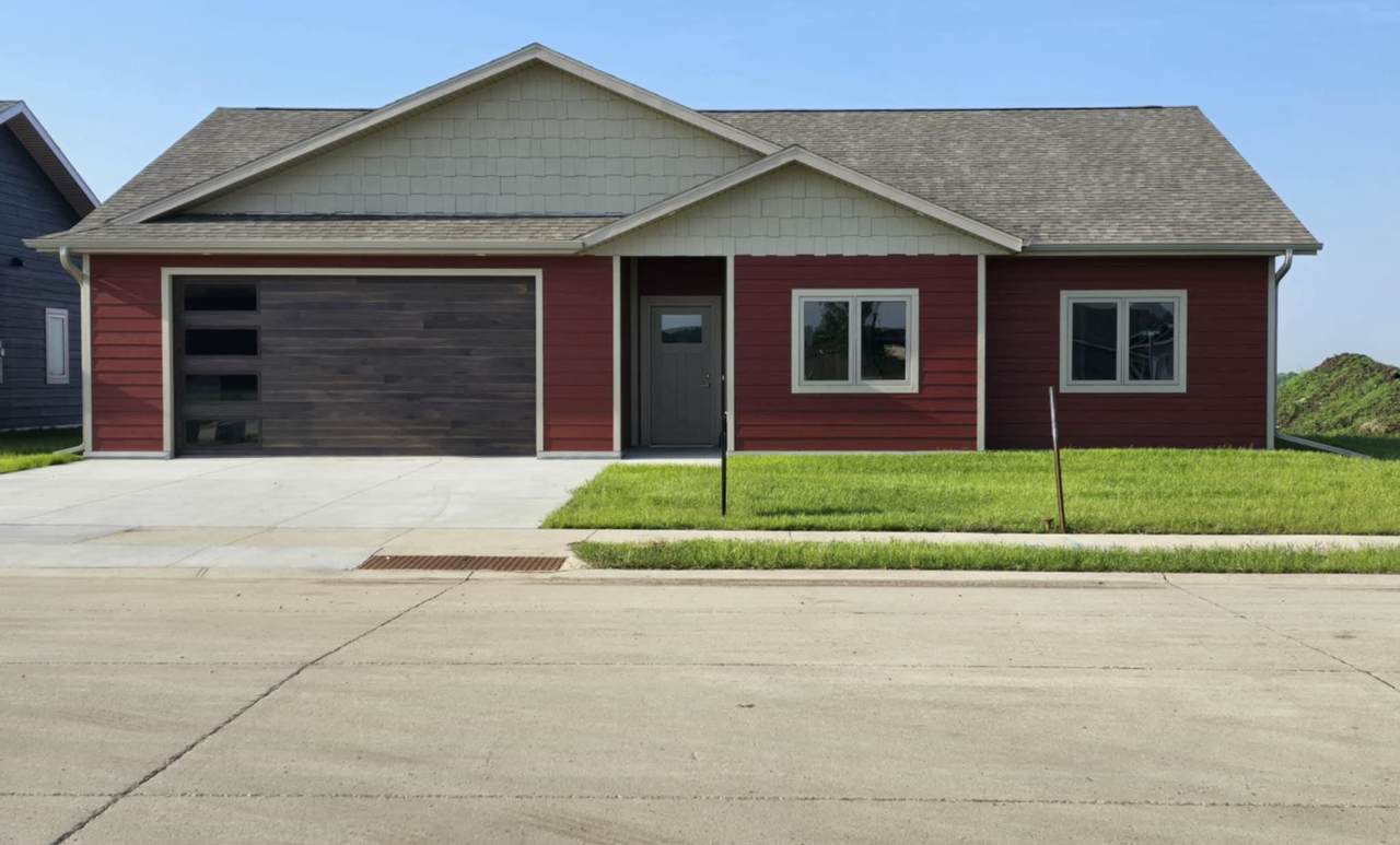 1405 38th Street - Photo 1