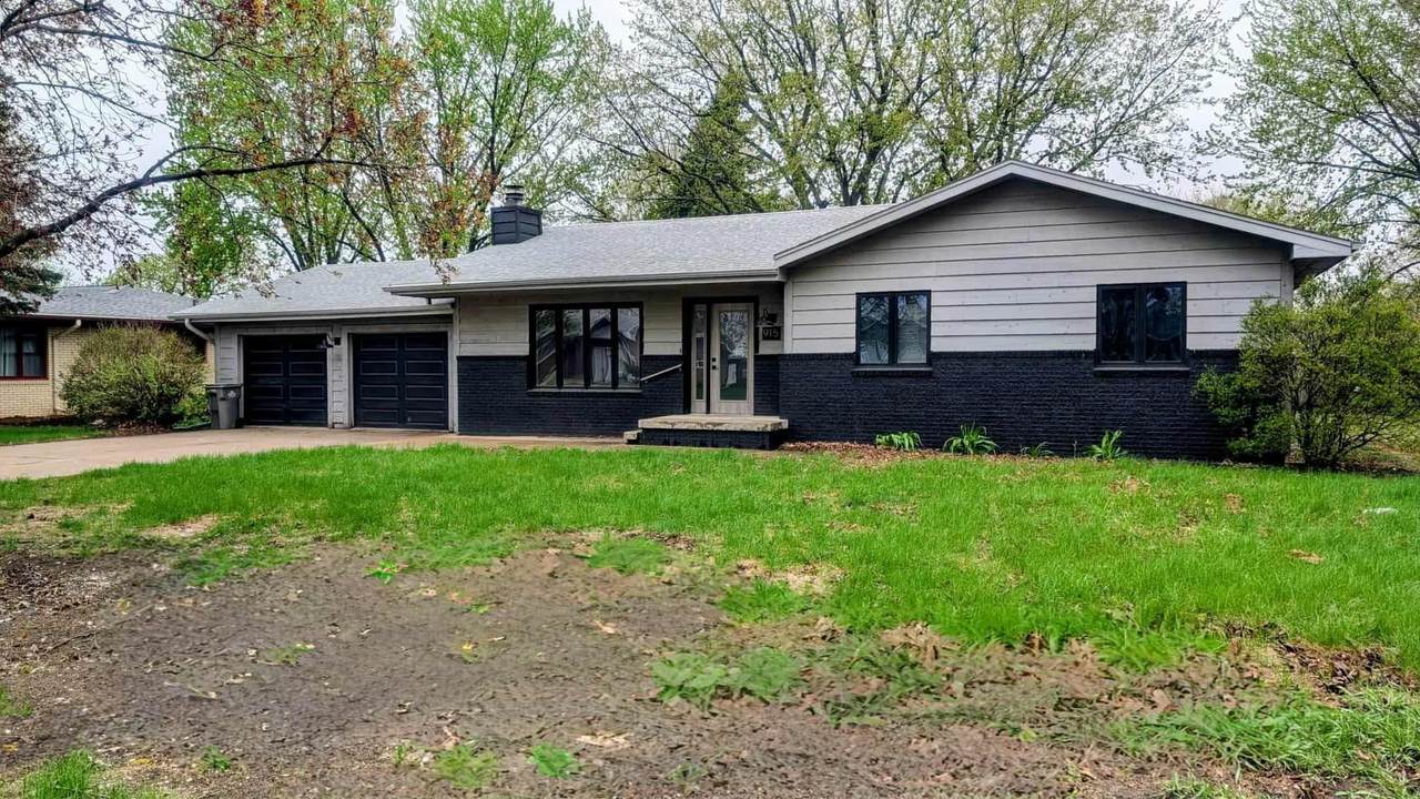 915 1st Avenue - Photo 1