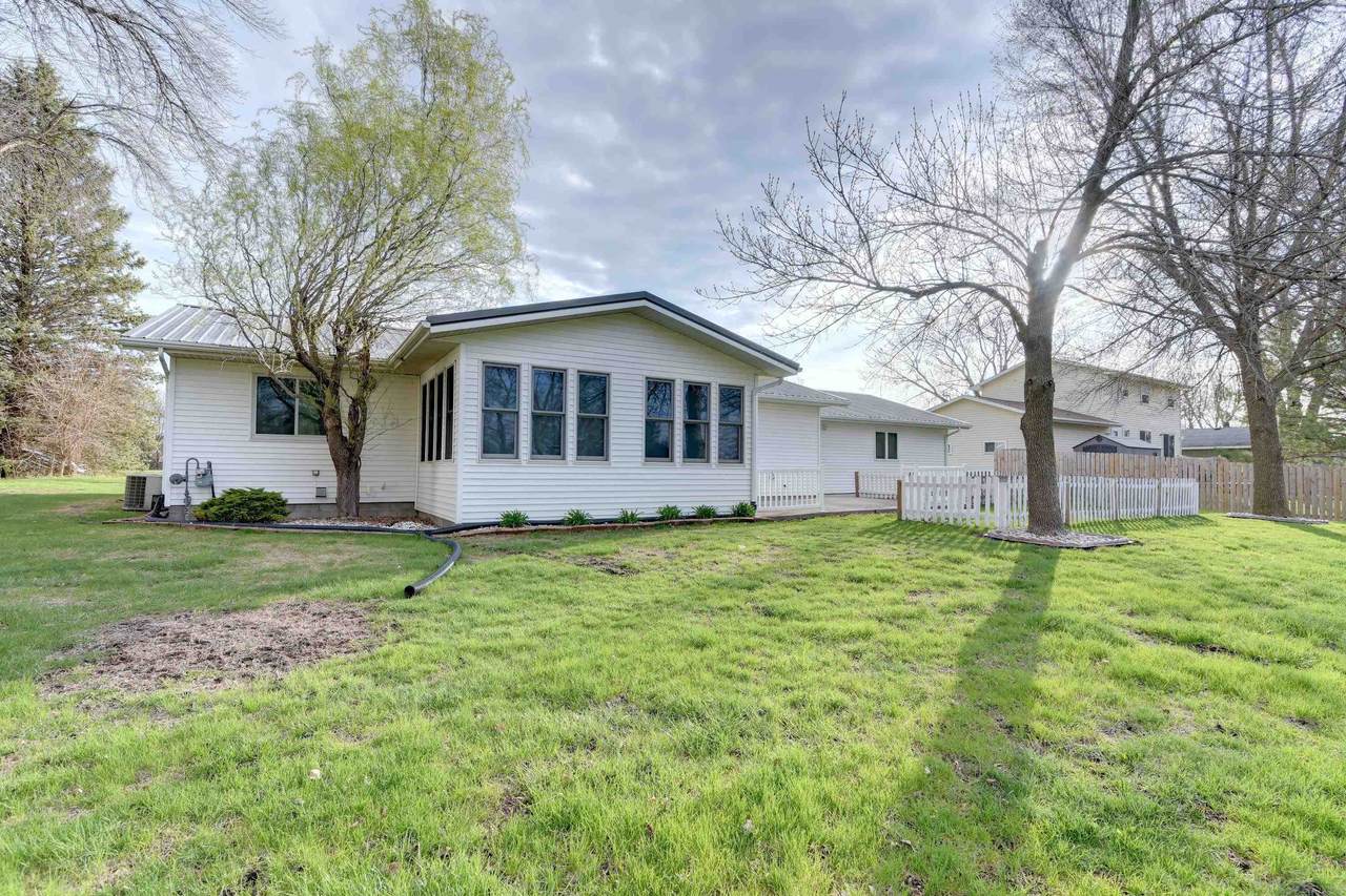 815 C Avenue - Photo 1