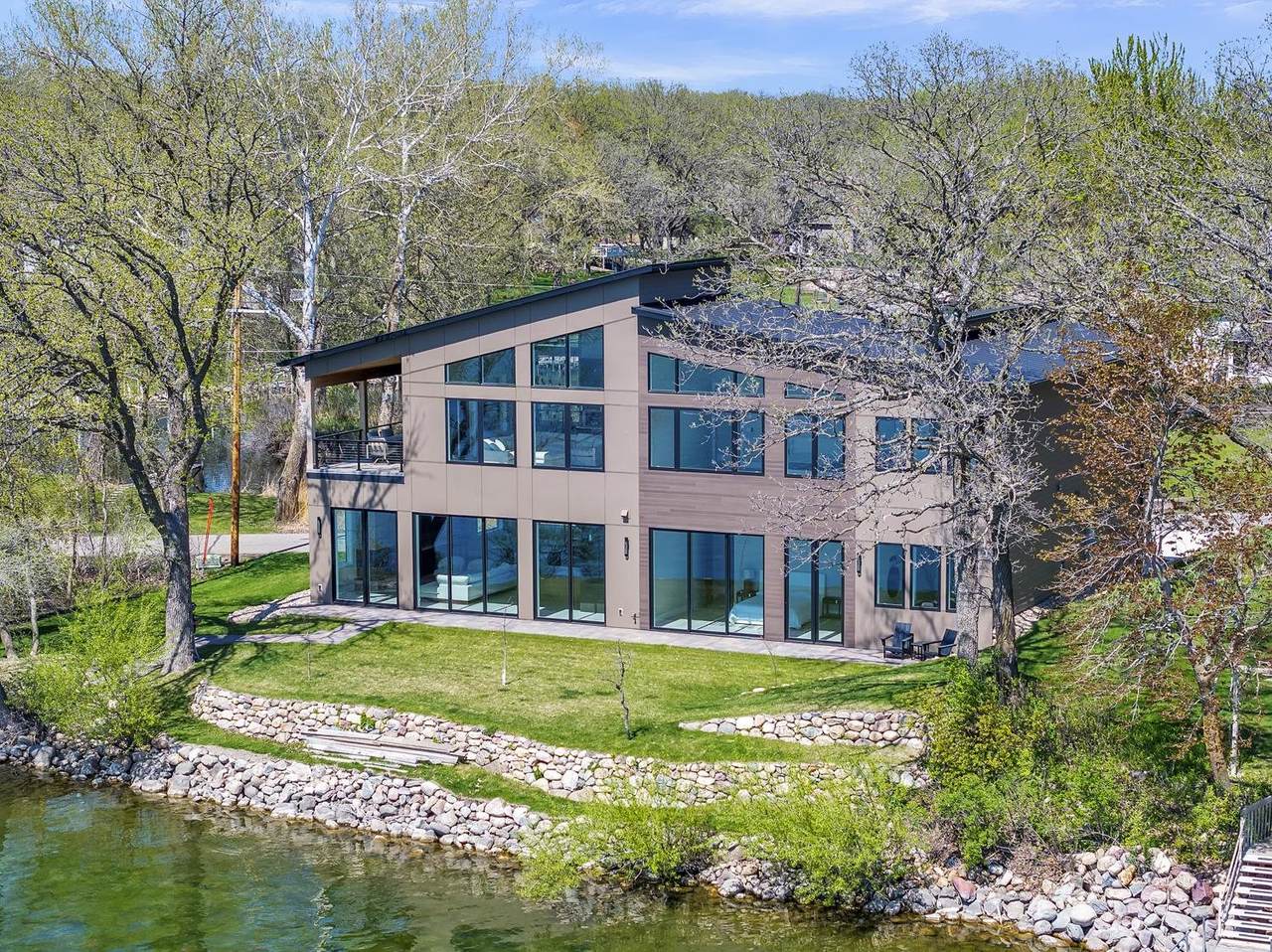 2411 Lakeshore Drive - Photo 1