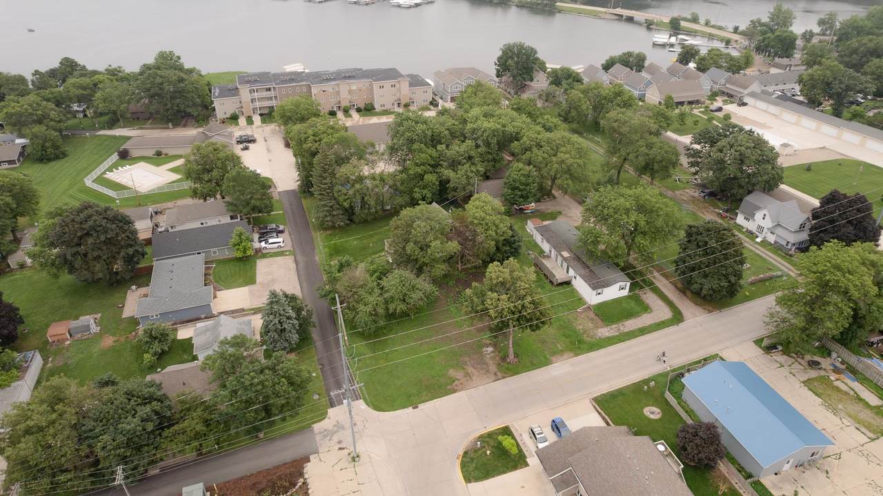 306 Iowa Street - Photo 1