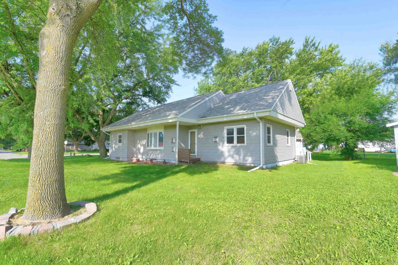 1403 9th Street - Photo 1