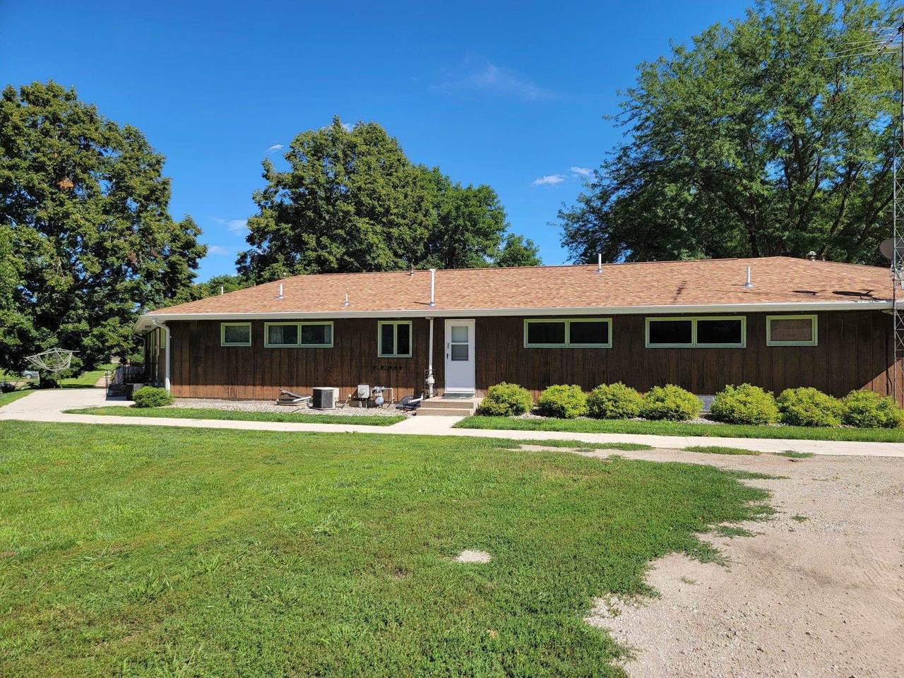 804 Valley View Drive - Photo 1