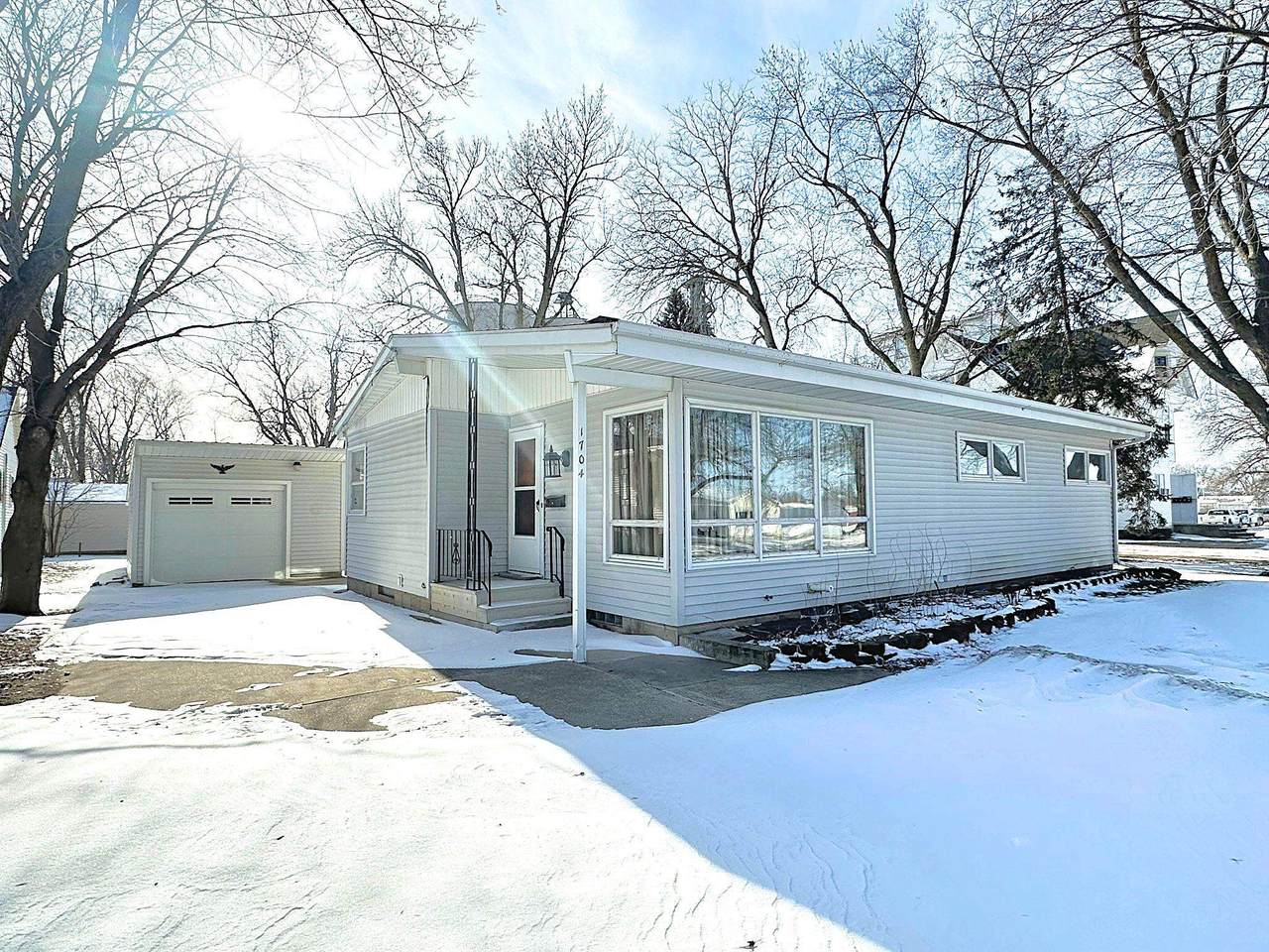 1704 11th Street - Photo 1