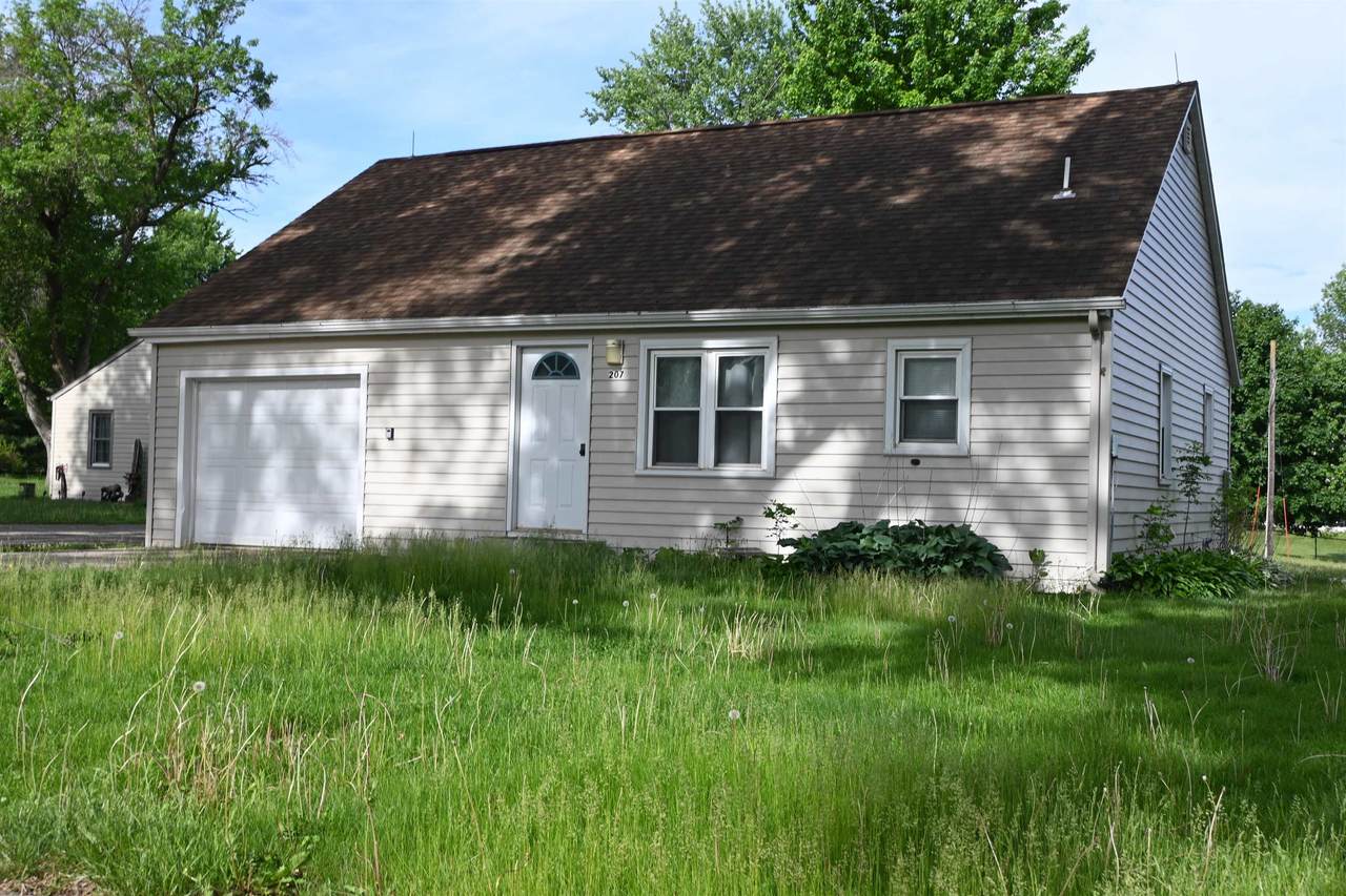 207 Melrose Street - Photo 1