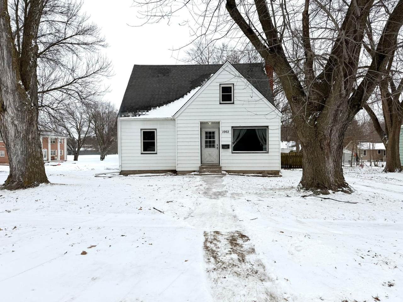 1002 Call Street - Photo 1